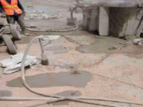 隆子水泥混凝土路面板底注浆技术 路面脱空注浆整治方案